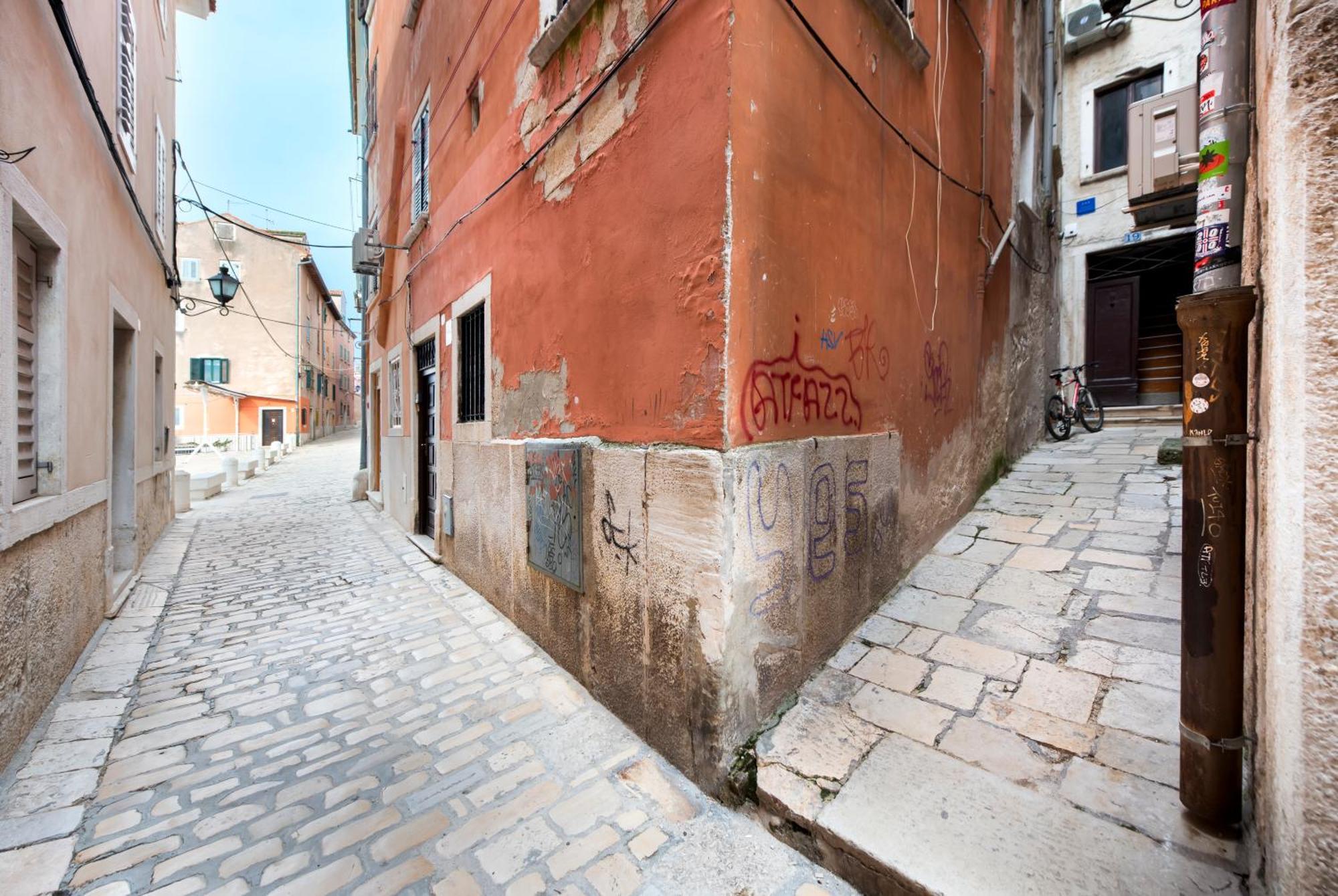 Apartment Leo Rovinj Exterior photo